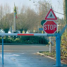 Gamme de barrières levantes manuelles ou motorisées | Barrières levantes