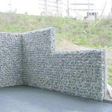 Mur béton à parement gabion | Mur à parement gabion