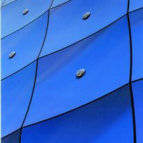 Bardage rapporté aspect métallique à effets d'optique | Météon