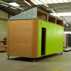 Construction mobile en bois pour affichage et information | Mobibois