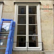 Pose de 7 Fenêtres grandes en bois bicolores | Expertise Rosemar en menuiseries Cocoon Atlantem