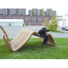 Banc géant en lattes de robinier | Banc phonème