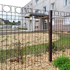 Treillis décoratif intégrant des motifs ronds | Sweeticlo