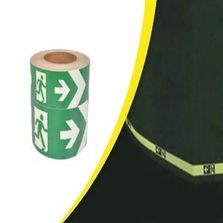 Balisage photoluminescent avec flèches de sortie pour la protection des personnes | WACCESS 