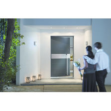 Porte d'entrée en aluminium avec ouvrant plein à rainures décoratives | Oxygene