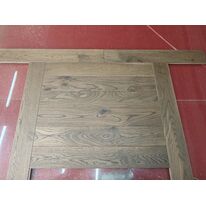 Parquet massif en chêne | Pose en bâton rompu – Finition brossée vernis mat