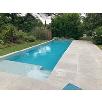 Margelles de piscine contemporaines en béton | Rouviere Collection