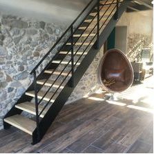 Escalier droit à limon latéraux | BOREAL