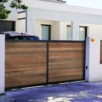 Portail en composite effet bois et aluminium | Océwood