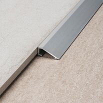 Profilé de transition pour sols de niveaux différents | CERFIX PRONIVEL L en aluminium, inox ou laiton