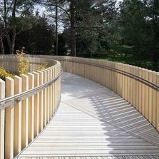 Lames de terrasse antidérapantes en bois massif | ACCOYA ®