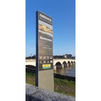 Totems pour la signalétique de parcs et de zones d’activités | FRÉGATE 