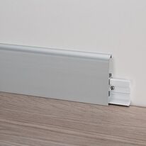 Plinthe à emboîtement | METAL LINE 93 – aluminium anodisé argenté jonction sol-mur pose vissée