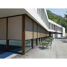 Store toile vertical à motorisation solaire autonome | VSe ZIP Solaire