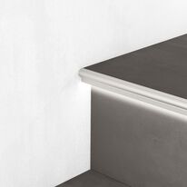 Profilé lumineux pour escalier | Prolight Prostep SGA/11L en aluminium anodisé argent avec LED intégrée