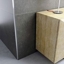 Profilé de finition pour angles sortants céramique | CERFIX PROANGLE AX – M DESIGN en aluminium anodisé ou thermolaqué