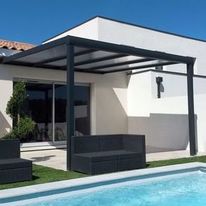 Pergola à toit polycarbonate et structure en aluminium | Light