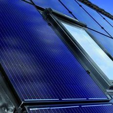 Modules d'intégration de panneaux PV reliés aux fenêtres de toit | GSE IN-ROOF