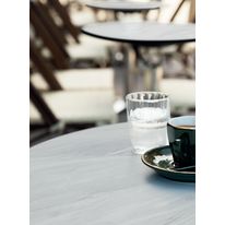 Mobiliers Extérieurs - Sélection de décors en Compact HPL Reysipur pour des aménagements extérieurs résistants, imputrescibles et design