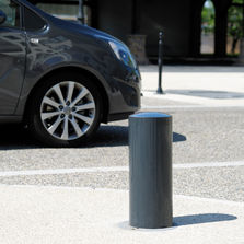 Borne en acier laqué et inox poli | Borne Zenith