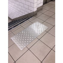 Plaque podotactile en aluminium ou acier inox brossé | DALLE PODOTACTILE MÉTAL