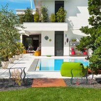 Accessoires de décoration et mobiliers extérieurs en acier thermo-laqué Habitat | LIPPI 