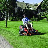 Tondeuse autoportée à rayon de braquage zéro | Z242F