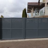 Portails en aluminium, battants, coulissants, clôtures et automatisme | GYT