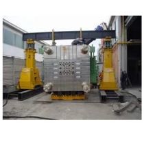 Portique hydraulique à mâts télescopiques capacité jusqu’à 800 tonnes