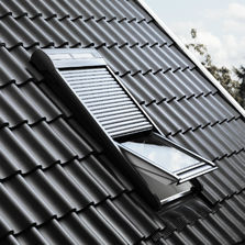 Volet roulant électrique ou à énergie solaire pour fenêtre de toit | Volets roulants