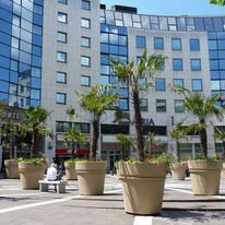 Jardinière en béton de résine pour des agencements urbains | Poterie REALE REA065.057