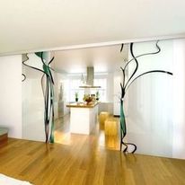 Système coulissant droit pour portes verre, ferrures invisibles | INTEC