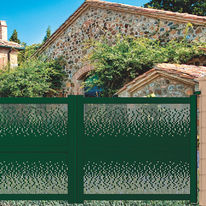 Portail battant ou coulissant à remplissage en tôle d'aluminium perforée décorative | Portail alu design CONCORDE