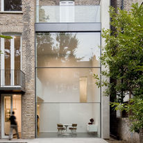 Fenêtre guillotine à contrepoids naturel uniquement, avec ou sans galandage | Gamme TH+ Motorisé ou Gamme 3001