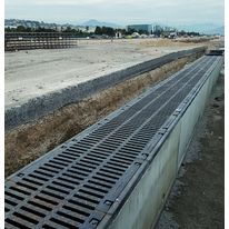 Caniveaux en béton haute performance, à grilles boulonnées et charge jusqu'à 900 kN | FASERFIX TI
