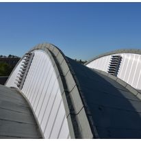 Système d'éclairement continu à ossature aluminium et verrière en polycarbonate | Ecoplan