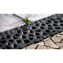 Grille de caniveau en fonte à motifs craquelés en 6 teintes largeur 100 mm | ACO Grille Voronoï 