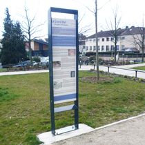 Totem signalétique | Totem Graph en acier avec décor personnalisable