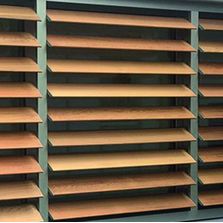 Persiennes en bois ThermoDur thermiquement traité sur chassis alu | Volet Thermodur