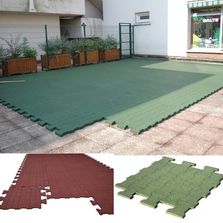 Dalles amortissantes emboîtables en granulats de caoutchouc | Eurosouple Autobloquant