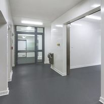 Revêtement mural hygiénique pour hôpitaux, cuisines ou salles de bain | Altro Whiterock