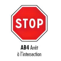 Panneau STOP AB4 arrêt à l'intersection
