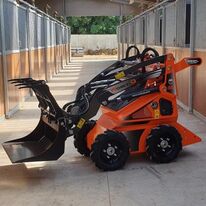 Mini chargeur skid-steer sur roues avec système de conduite hydrostatique | Worky-Quad SSQ11 COUNTRY