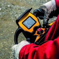 Grue à mât télescopique pour montage automatisé multiconfigurations | HUP 32-27