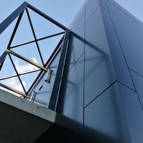 Habillage de façade d'aspect plan en cassette d'aluminium composite | Axedo