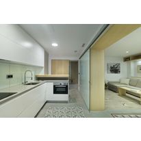 Système de porte coulissante vitrée à vantail unique sans rail au sol | UNIKGLASS+