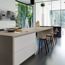 Panneaux pour plan de cuisine avec évier intégré | Corian®