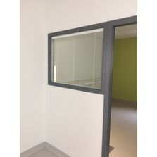 Châssis vitré bois avec store intégré I VISIOTECH