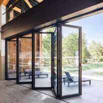 Porte repliable en aluminium pour une ouverture totale sur l'extérieur | Sepalumic Série 4700