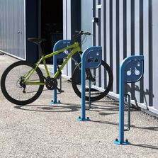 Range deux-roues | ONE BIKE en acier avec multipoints d’attache